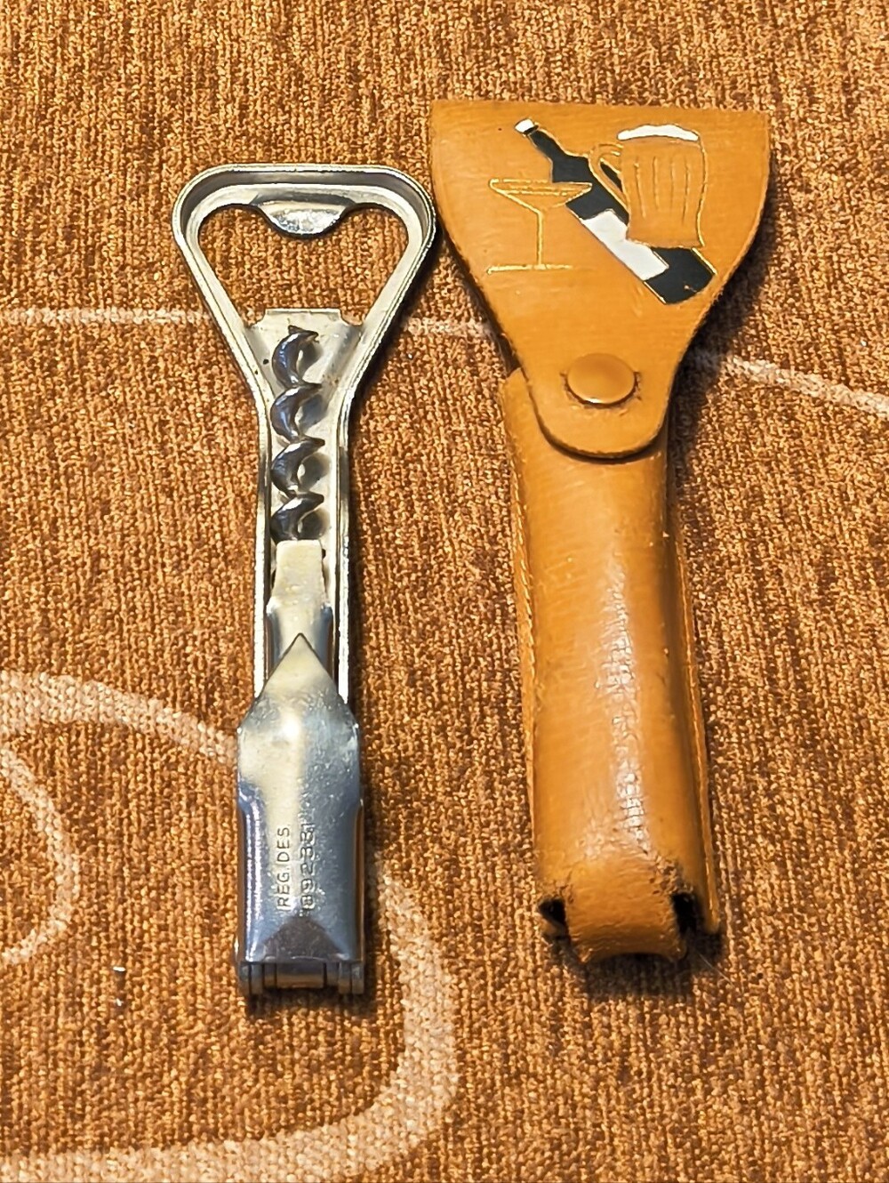 Vtg 3 in 1 Skyline Beverage Boy Barware Bottle Can Opener England & Leather Case